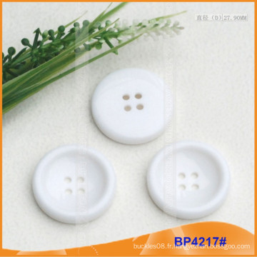 Bouton en polyester / bouton en plastique / bouton en résine pour Coat BP4217